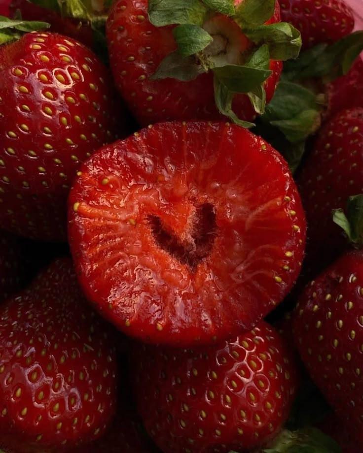 Berry Bounty: Handpicked Farm Fresh Medley